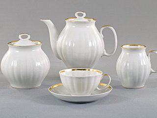 Сервиз чайно-кофейный на 12 персон